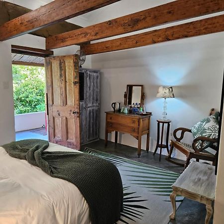 The Riverdeck Accommodation And Backpackers Knysna Exteriör bild