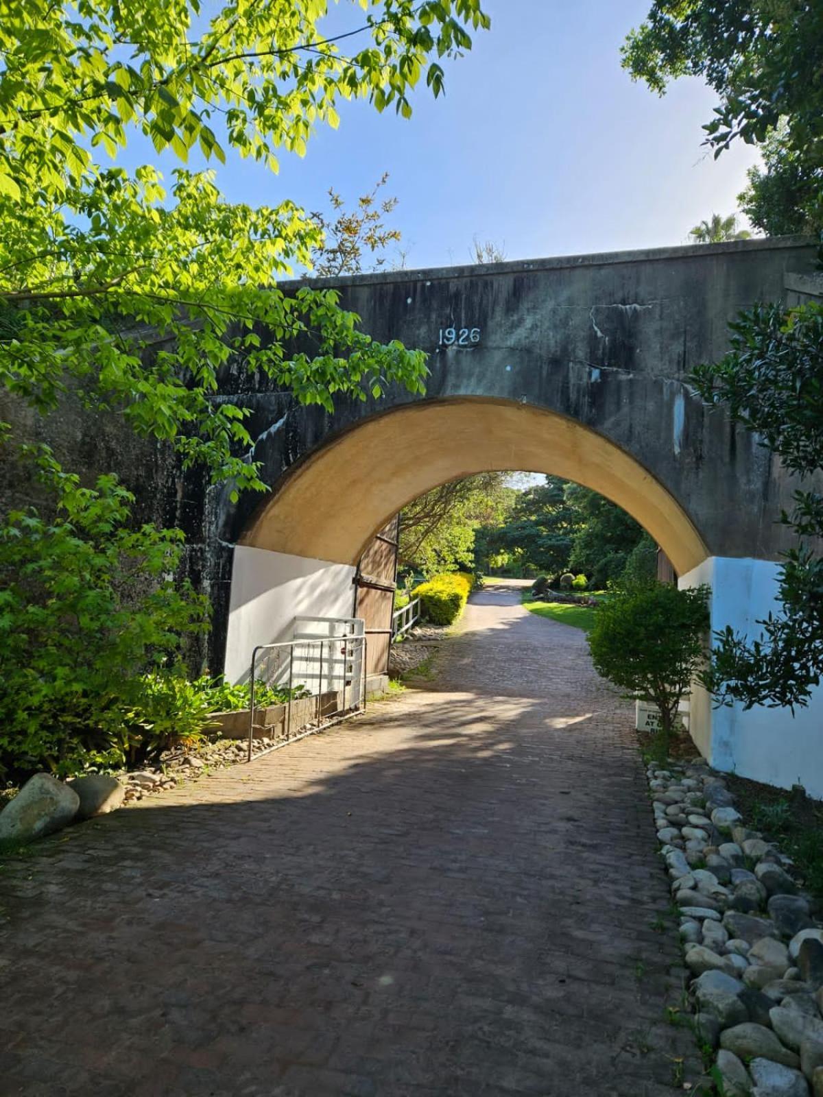 The Riverdeck Accommodation And Backpackers Knysna Exteriör bild