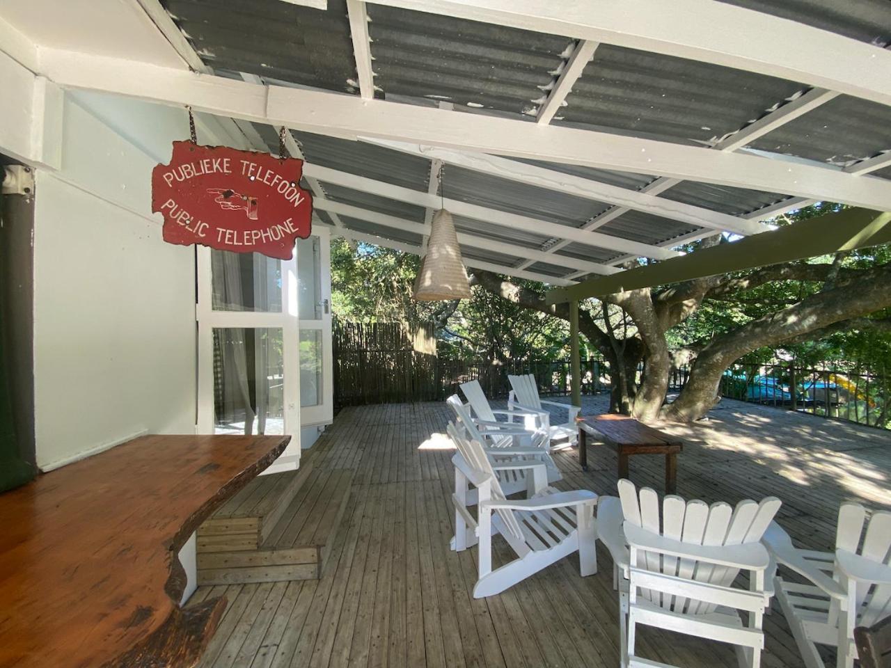 The Riverdeck Accommodation And Backpackers Knysna Exteriör bild