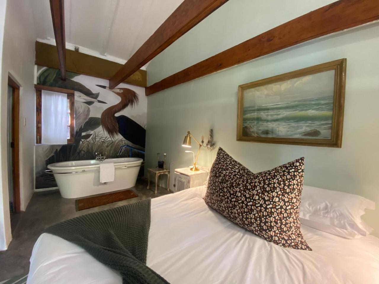 The Riverdeck Accommodation And Backpackers Knysna Exteriör bild