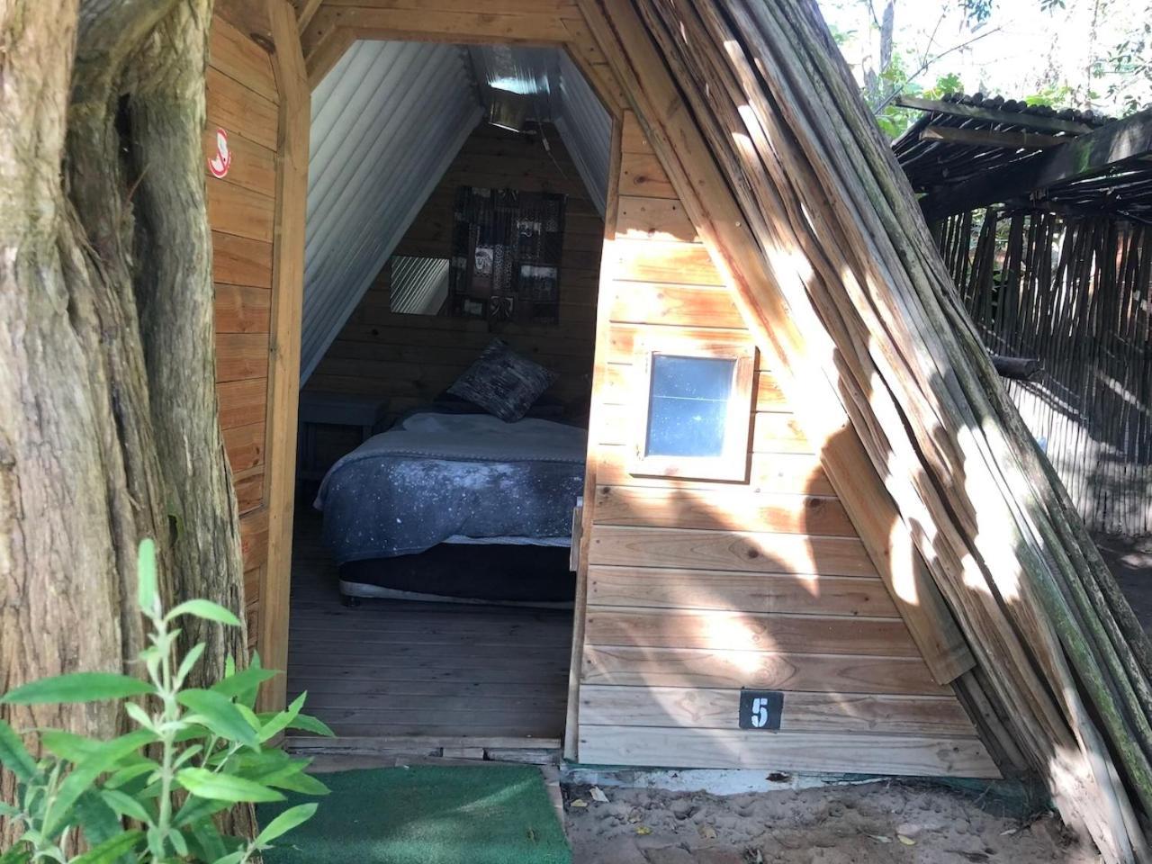 The Riverdeck Accommodation And Backpackers Knysna Exteriör bild