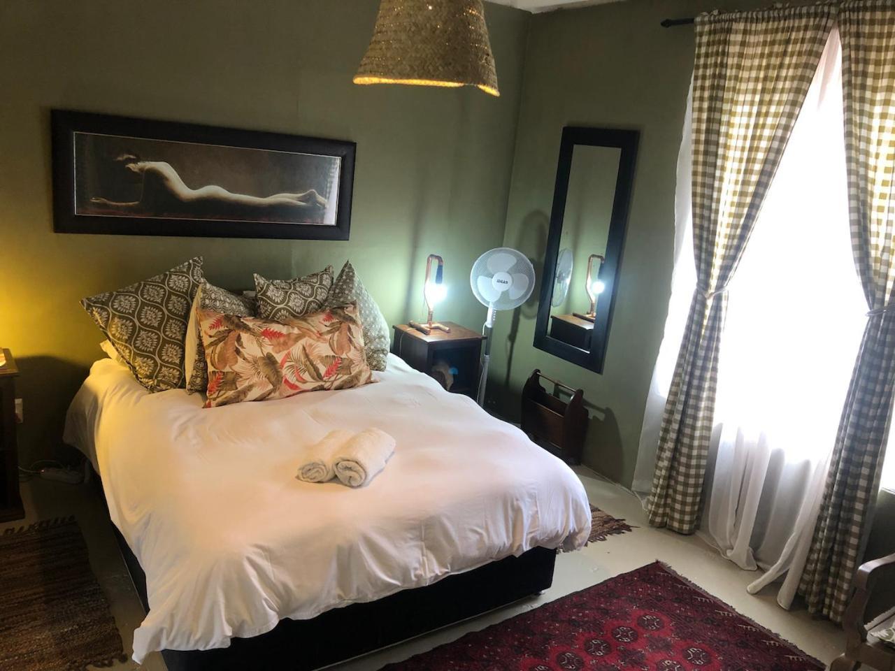 The Riverdeck Accommodation And Backpackers Knysna Exteriör bild