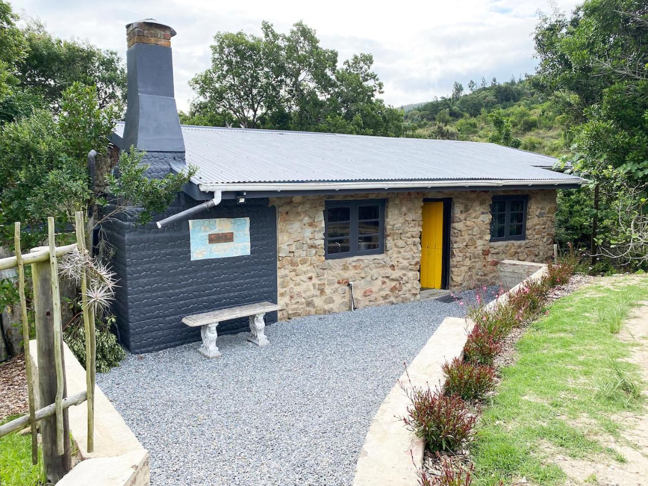 The Riverdeck Accommodation And Backpackers Knysna Exteriör bild