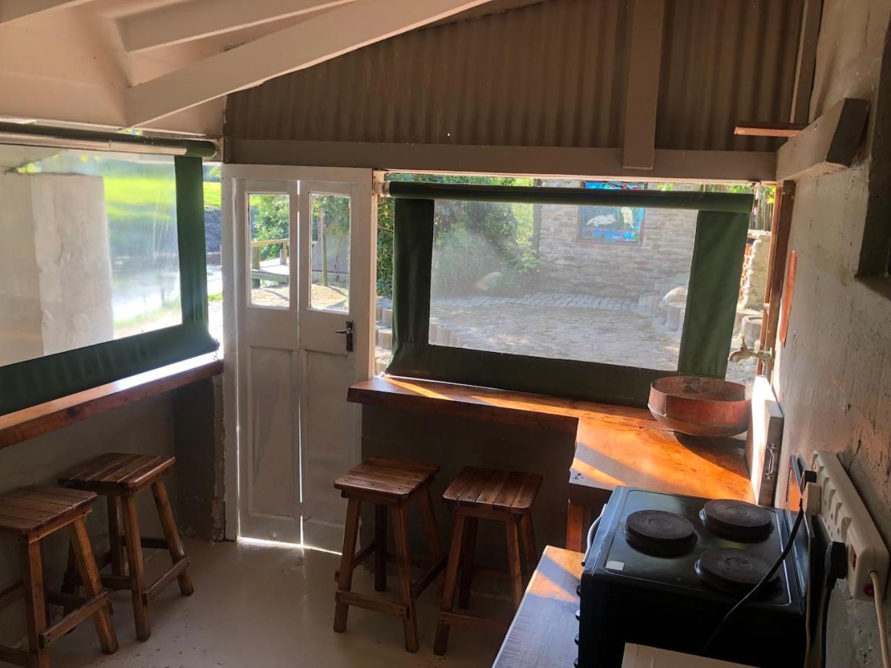 The Riverdeck Accommodation And Backpackers Knysna Rum bild