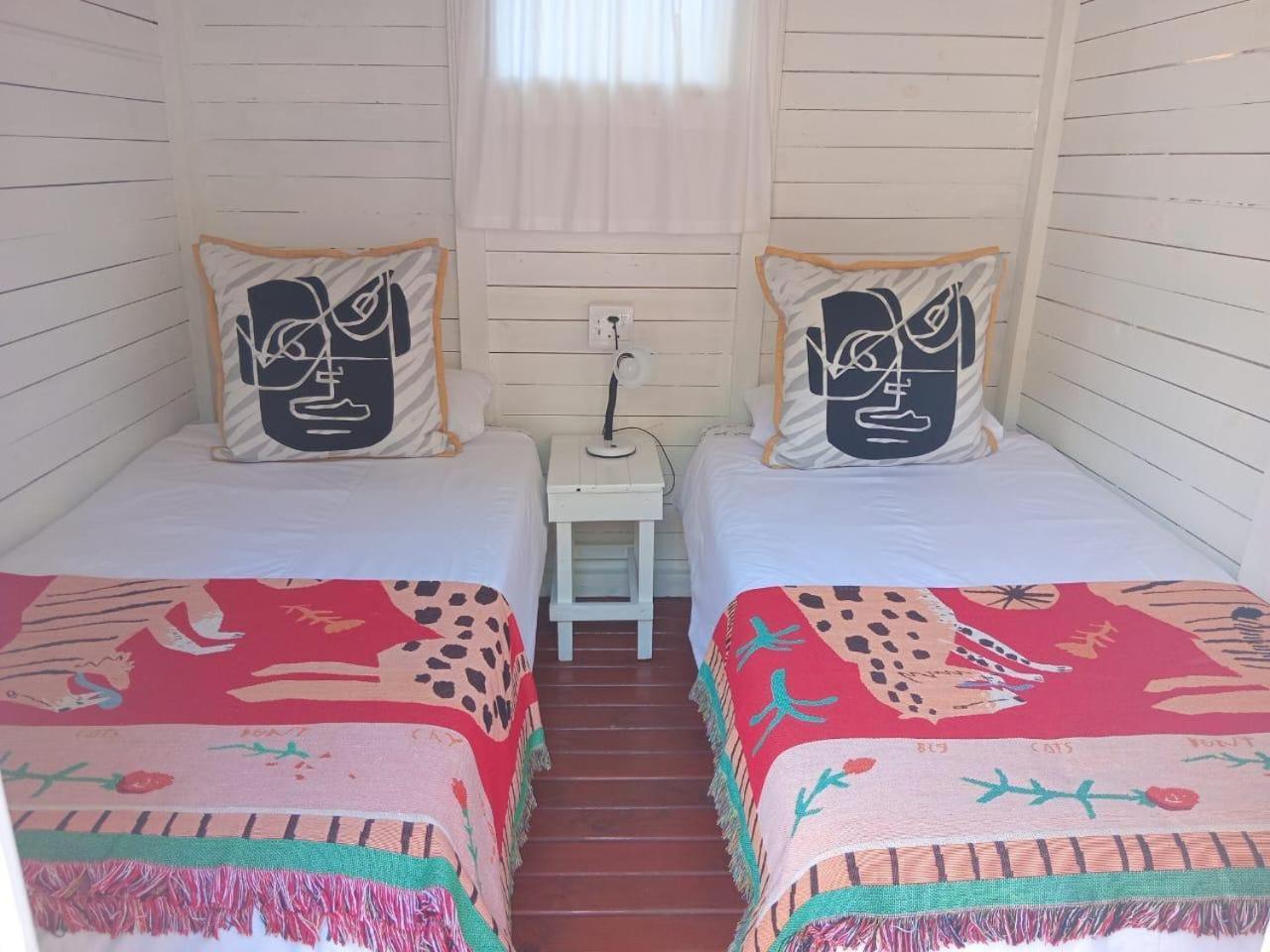 The Riverdeck Accommodation And Backpackers Knysna Exteriör bild