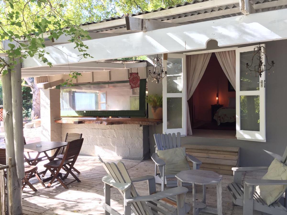 The Riverdeck Accommodation And Backpackers Knysna Exteriör bild